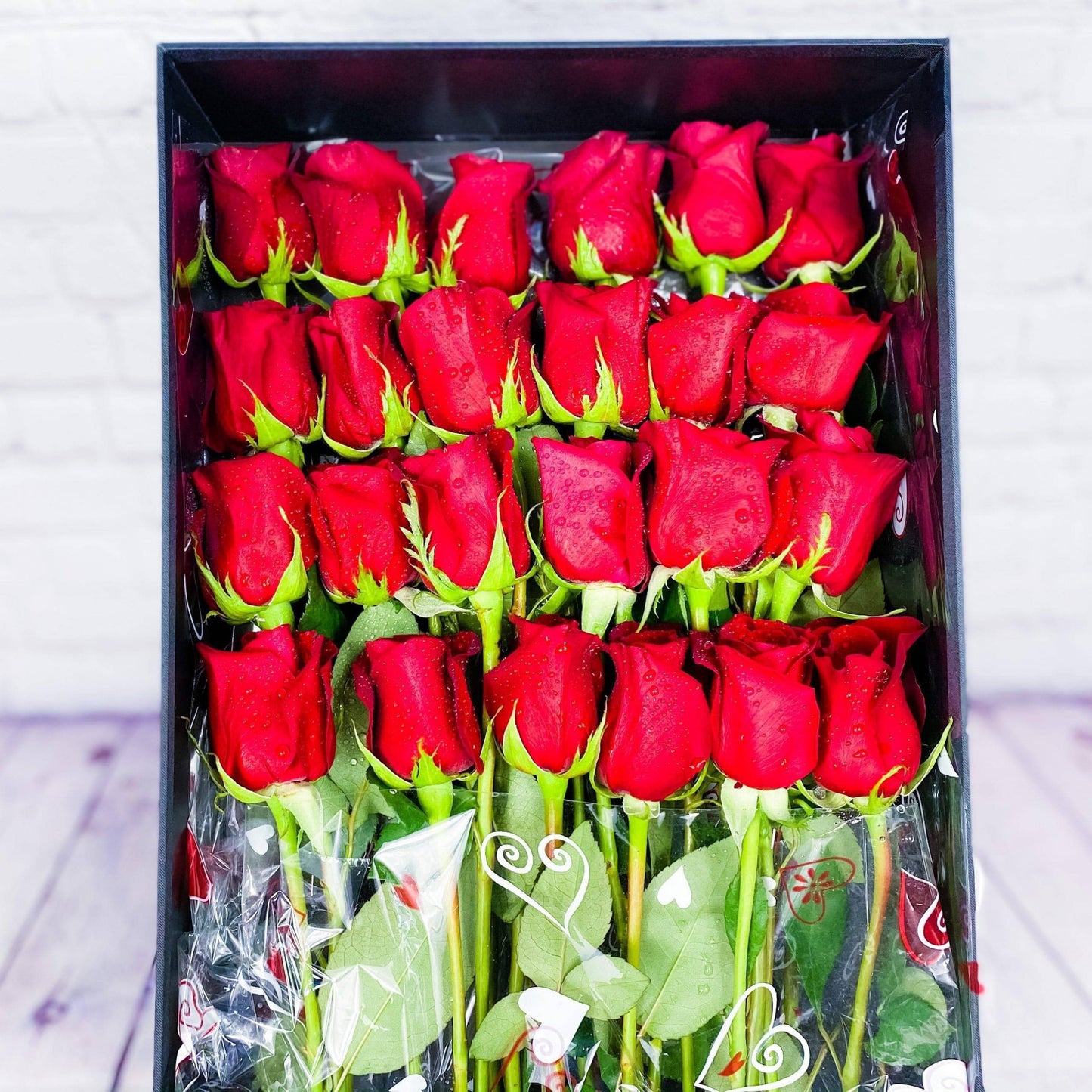 Luxury Lovers Gift Box - 2 Dozen Roses