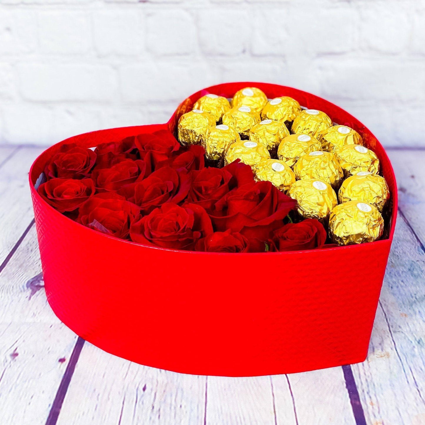 Golden Sweetheart Gift Box - DGM Flowers  | Fort Lauderdale Florist